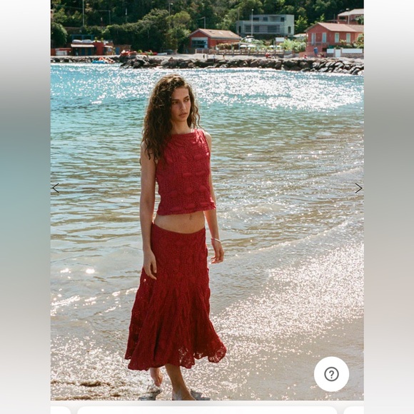 With Jean - Mauve Top - Red 

worn once for one of my wedding events. - Picture 4 of 6